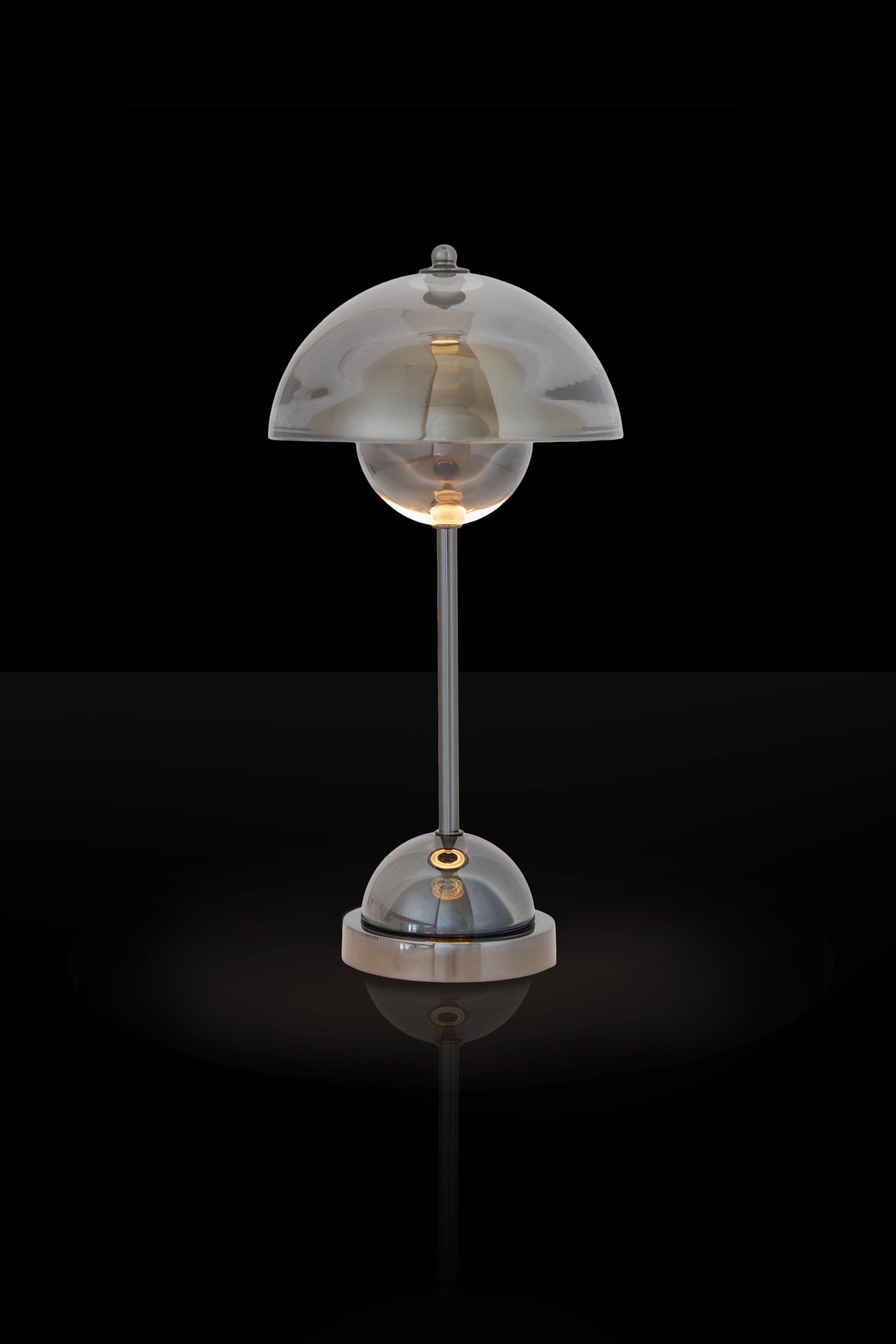 La Vertigineuse - Lampe à poser rechargeable - Curiosités Désirables ©