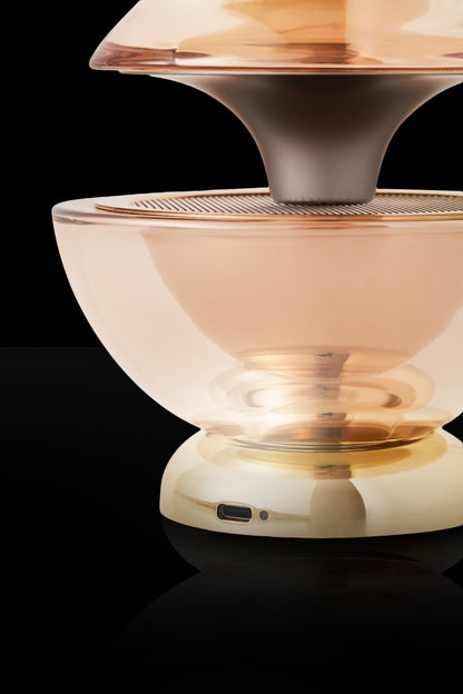 L’Indécente - Lampe à poser rechargeable - Curiosités Désirables ©