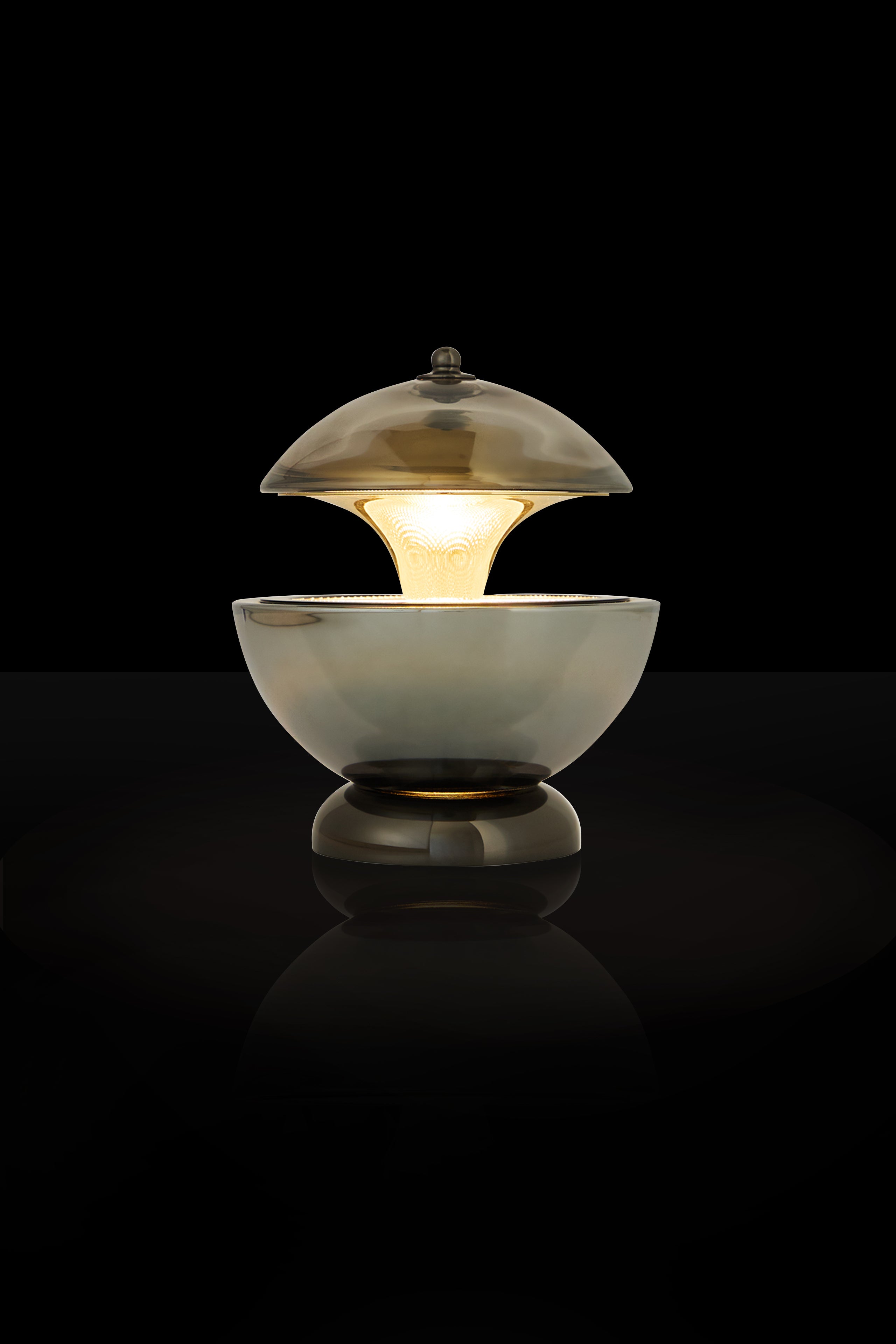 L’Indécente - Lampe à poser rechargeable - Curiosités Désirables ©