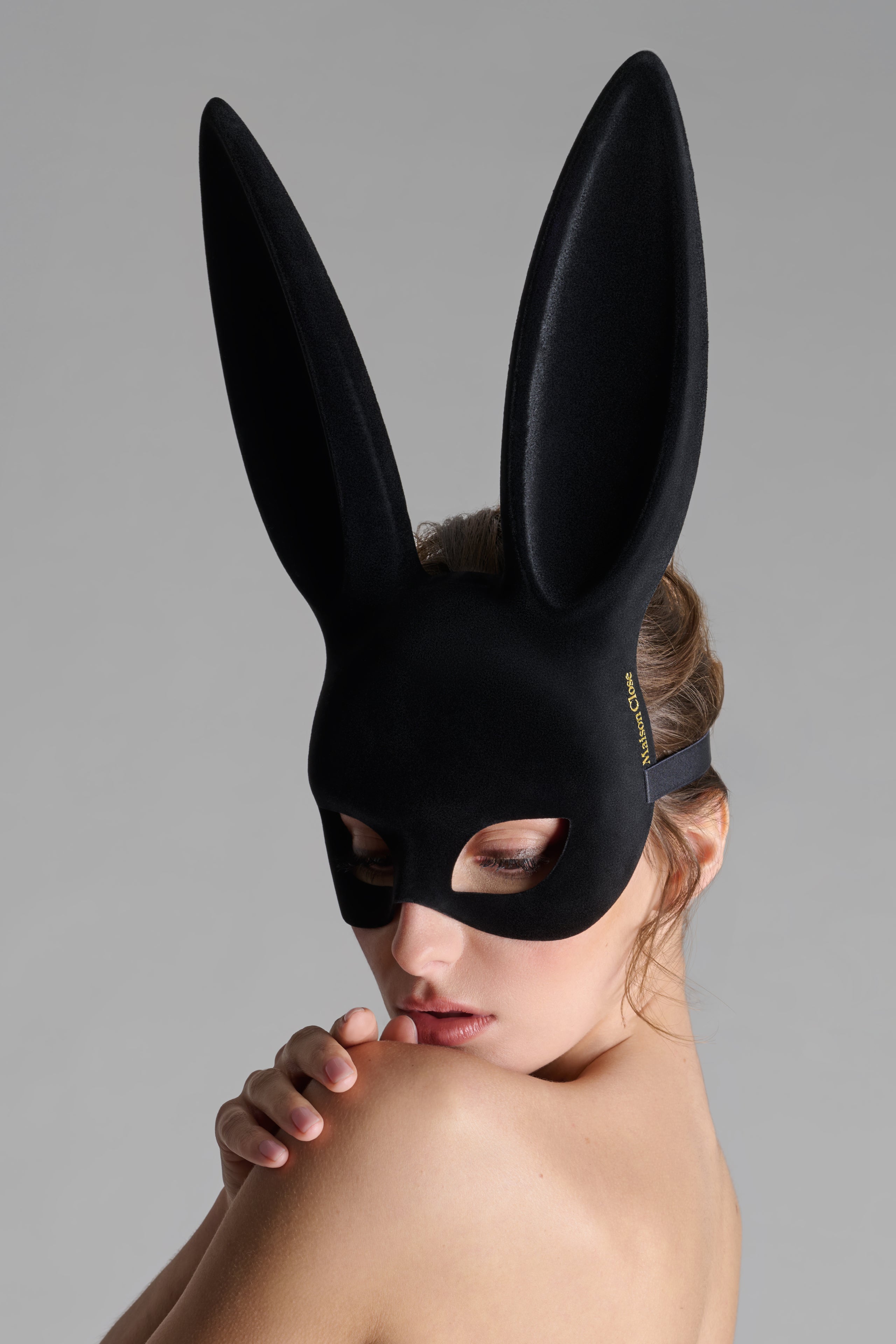 Masque lapin velours avec pompon - Les Fétiches