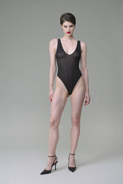 Body String Col V - La Femme Amazone